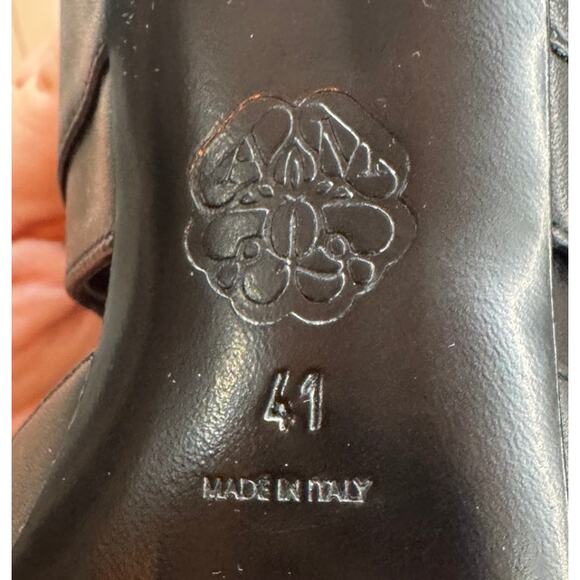 Alexander McQueen Black Buckle Heels w/ Silver Cap Toe | Size 41 NIB - Picture 2 of 3